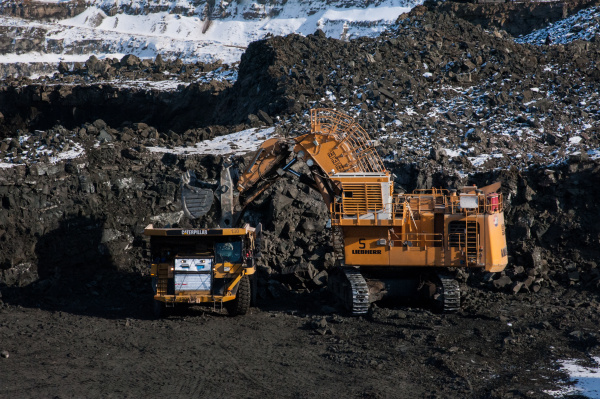 АЛРОСА повысила эффективность работы горного транспорта на Мирнинско-Нюрбинском ГОКе на 16%